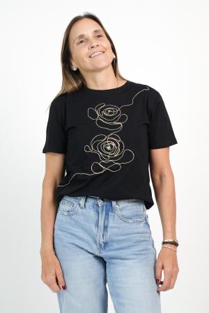 REMERA  CON BORDADO DORADO